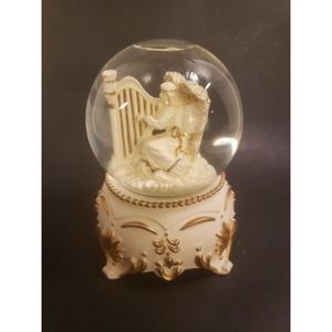 Angel Musical Snow Globe Christmas White Harp Plays Hark The Herald Angel's Sing